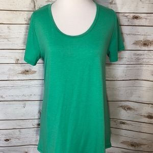 LuLaRoe XS Solid Green Classic T